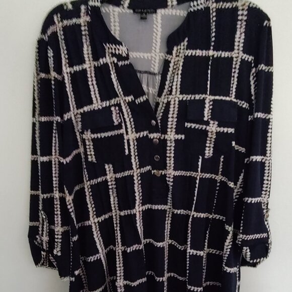 Women's Ava & Grace Shirt - Large - Picture 2 of 3